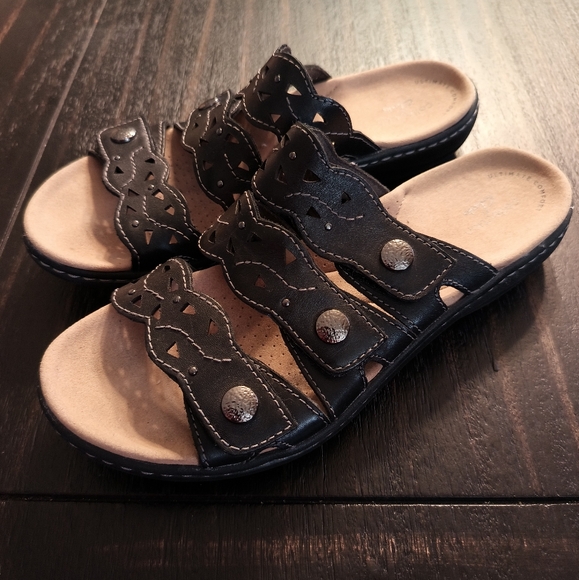 Clark's Collection Leather Cut out Velcro Strap Sandals Black Size 8M - Picture 2 of 16